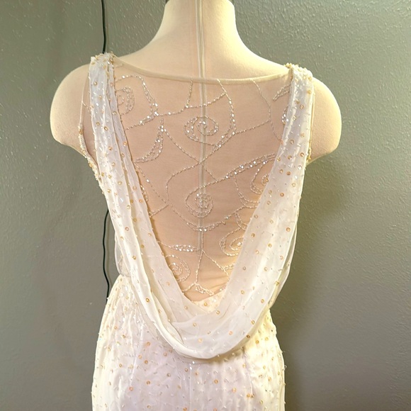 Unique vintage winter white formal gown with sequins and beading and tiny train - Picture 4 of 11